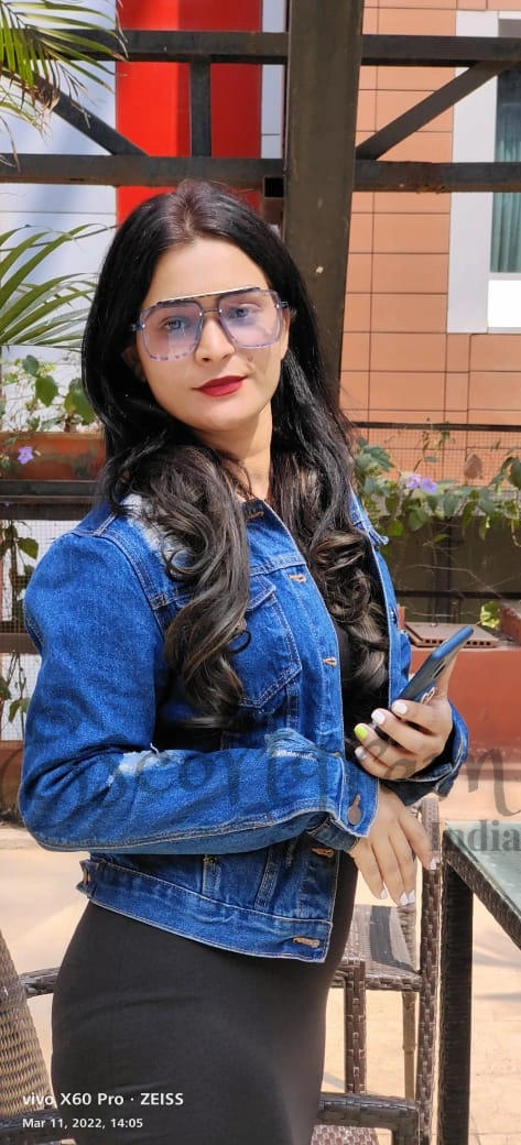 Call Girl Kolkata KARINA