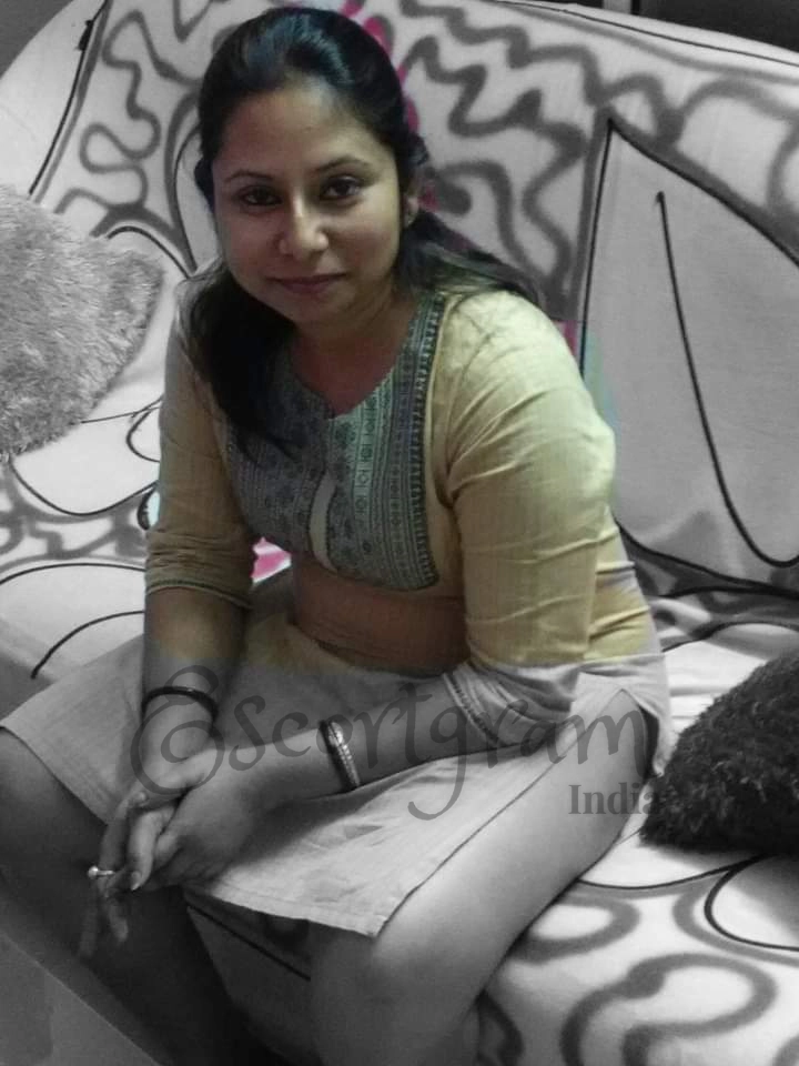 Call Girl Kolkata - Piya