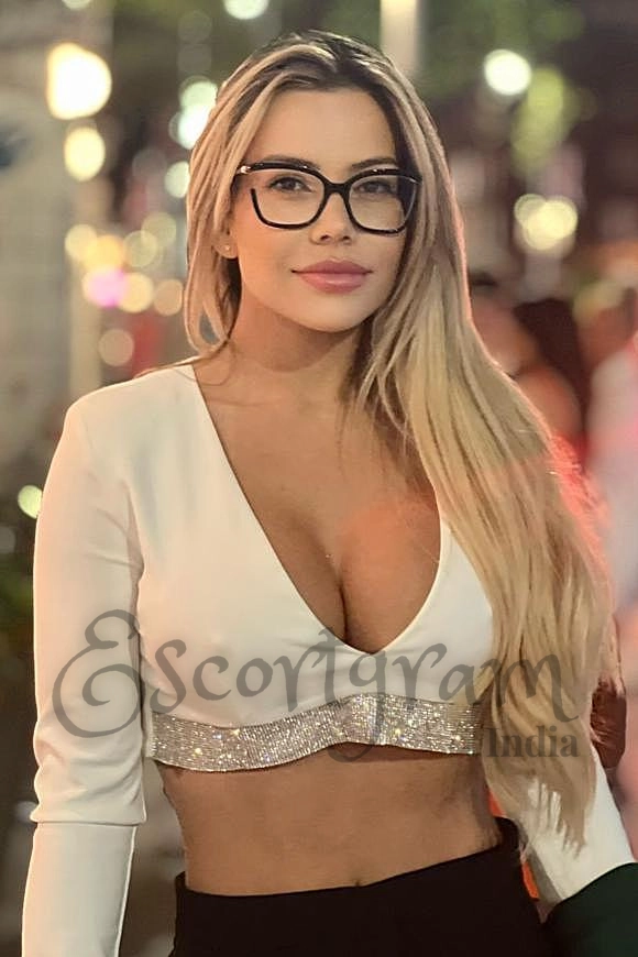 Call Girl KOLKATA Ruchika