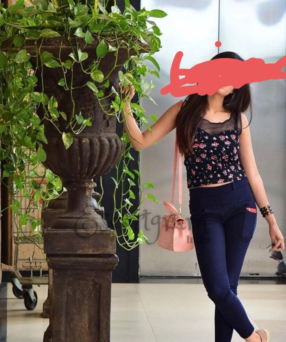 Call Girl MUMBAI Esha