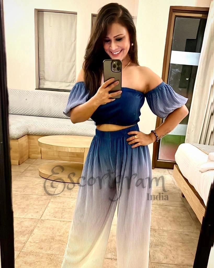 Call Girl MUMBAI Harshika Bansal