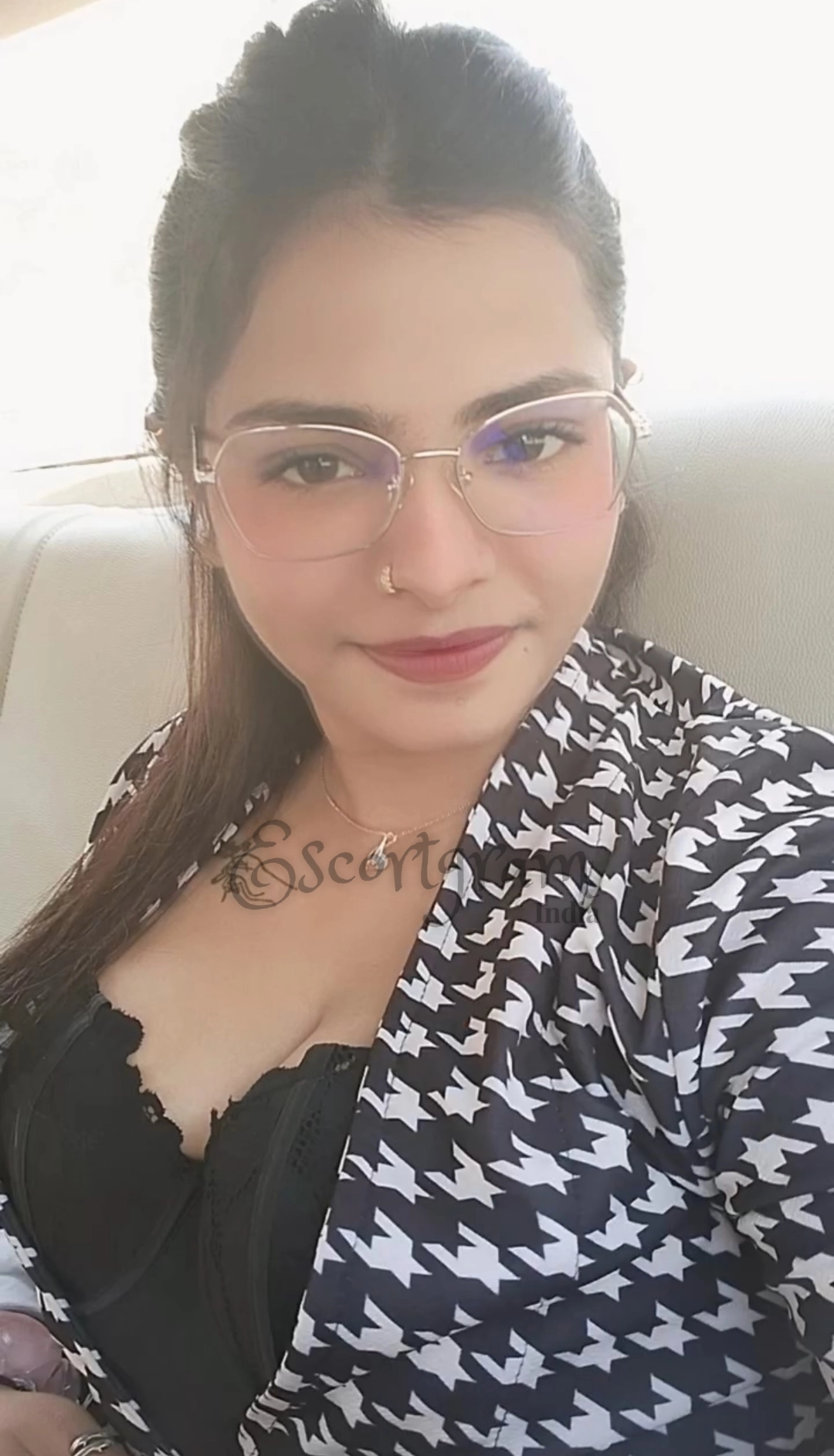 Call Girl MUMBAI Monika Agarwal