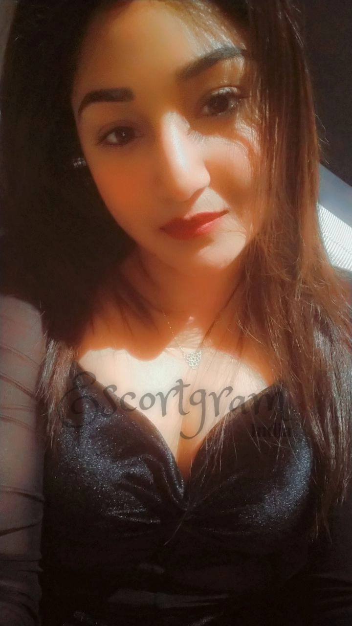 Call Girl MUMBAI Reetika Vyas