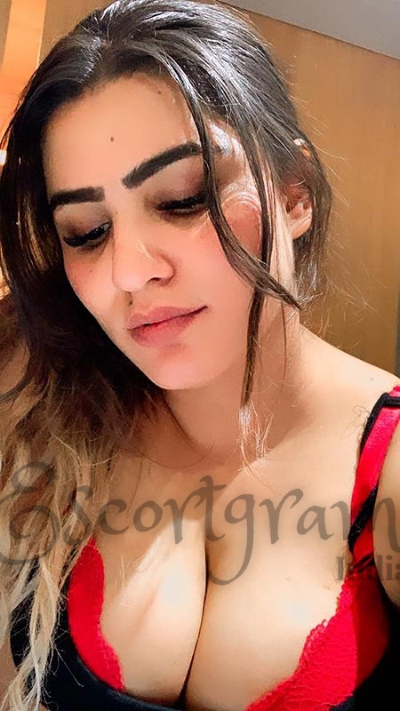 Call Girl MUMBAI Samiksha Sharma