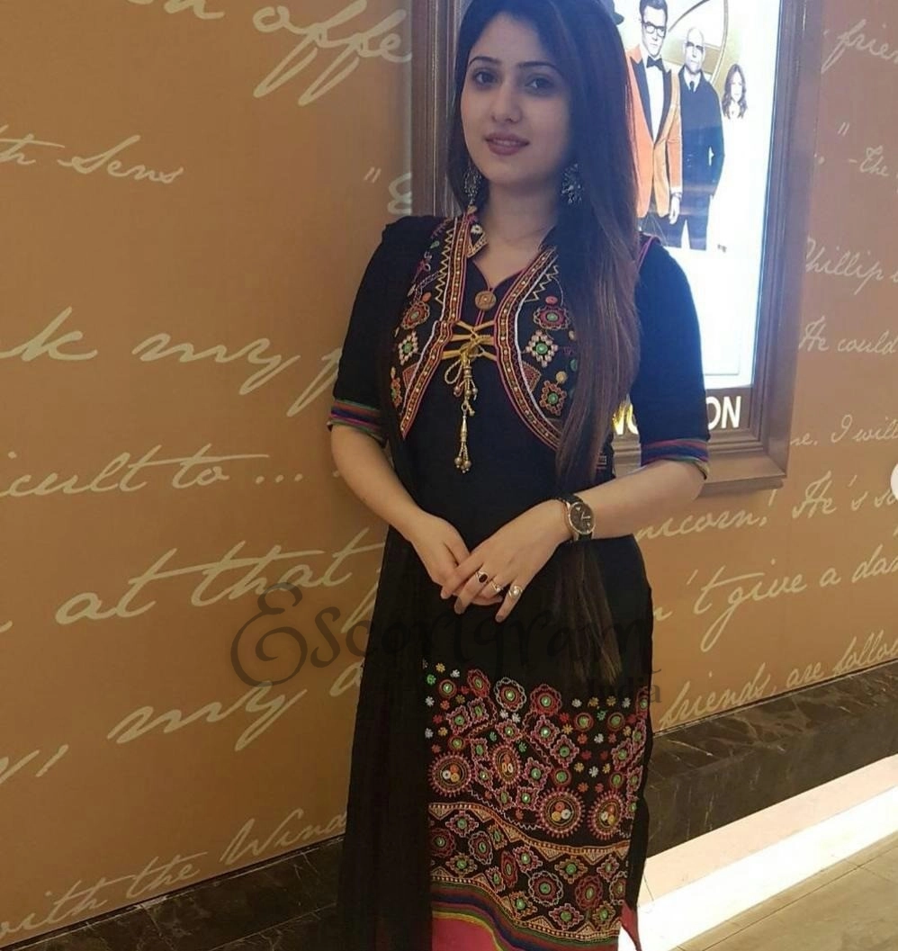 Call Girl MUMBAI Yamini
