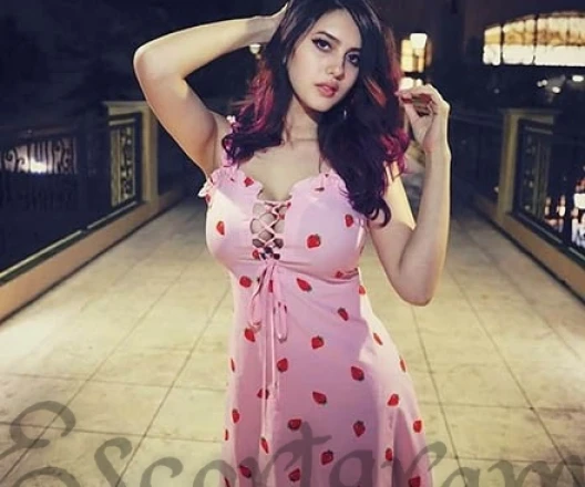 Call Girl DELHI Sarah - Gallery Image 1