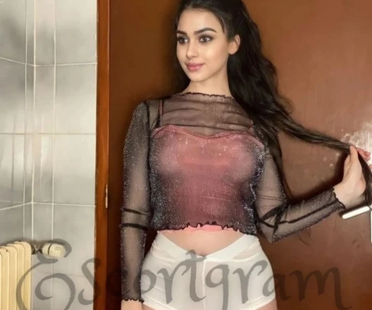 Call Girl DELHI Akansha Ranaut - Gallery Image 3
