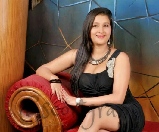 Call Girl BANGALORE Naina Chaudhary - Gallery Image 1