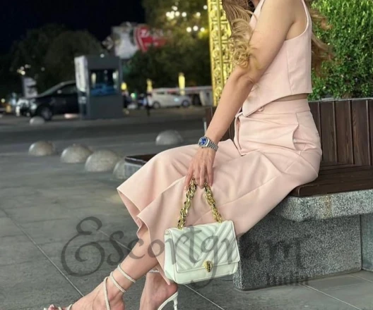 Call Girl DELHI Avni