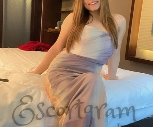 Call Girl DELHI Rakhi