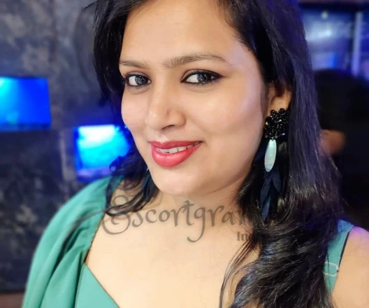 Call Girl DELHI Karina - Gallery Image 3