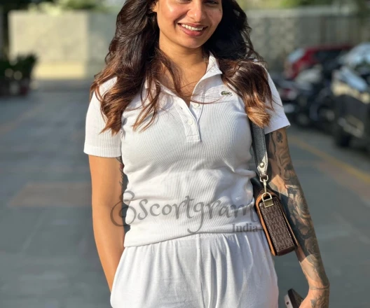 Call Girl DELHI Pooja - Gallery Image 1