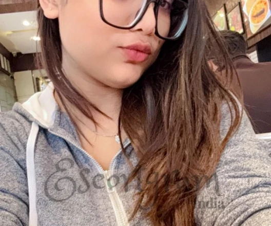 Call Girl DELHI Yashika