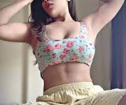 Call Girl DELHI Sophiya